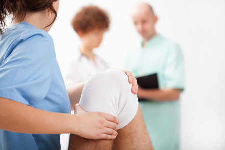 Knee therapy at OrthoTennessee